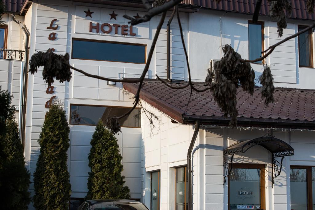 Hotel La Strada Ploiesti Exterior photo