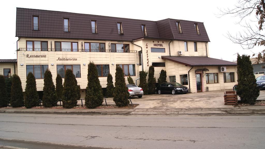 Hotel La Strada Ploiesti Exterior photo